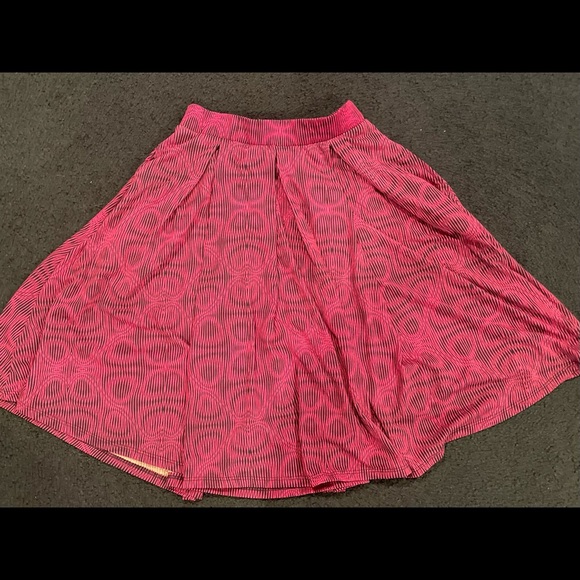 LOT OF 2 XS MADISON SKIRT LULAROE